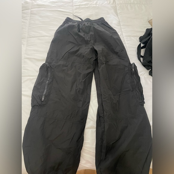 Fashion Nova Pants - Parachute black pant